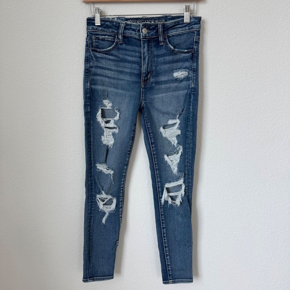 American Eagle Women's Next Level Stretch Jegging Distress Denim Jean, 4 short